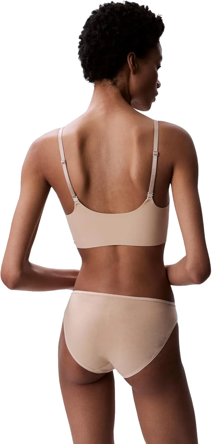 Calvin Klein Women's Invisibles Comfort Seamless Lightly Lined V Neck Bralette Bra