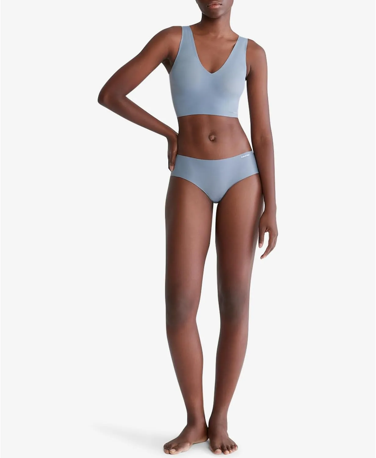 Calvin Klein Women's Invisibles Comfort Seamless Lightly Lined V Neck Bralette Bra