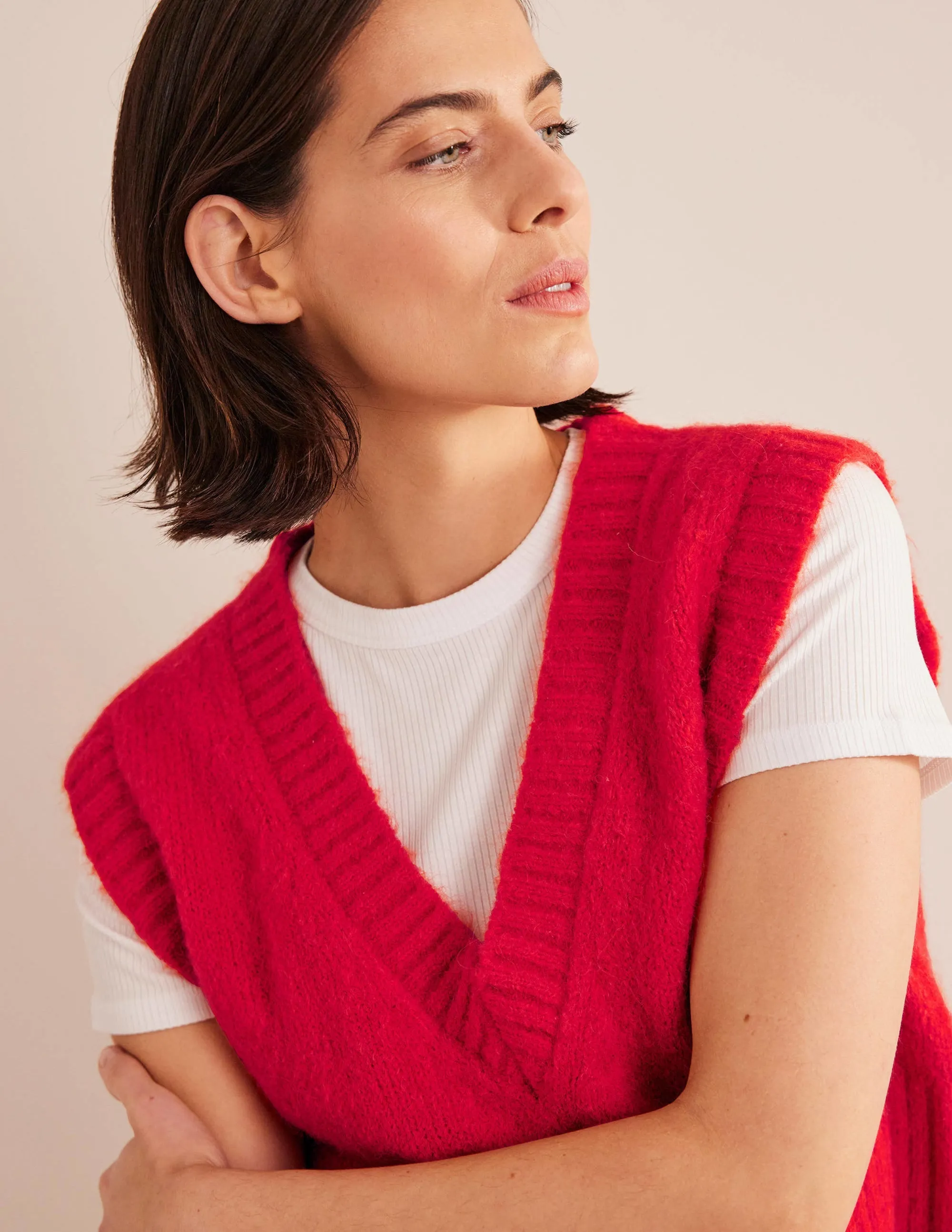 Fluffy Cropped V-Neck Tank Top-Tomato