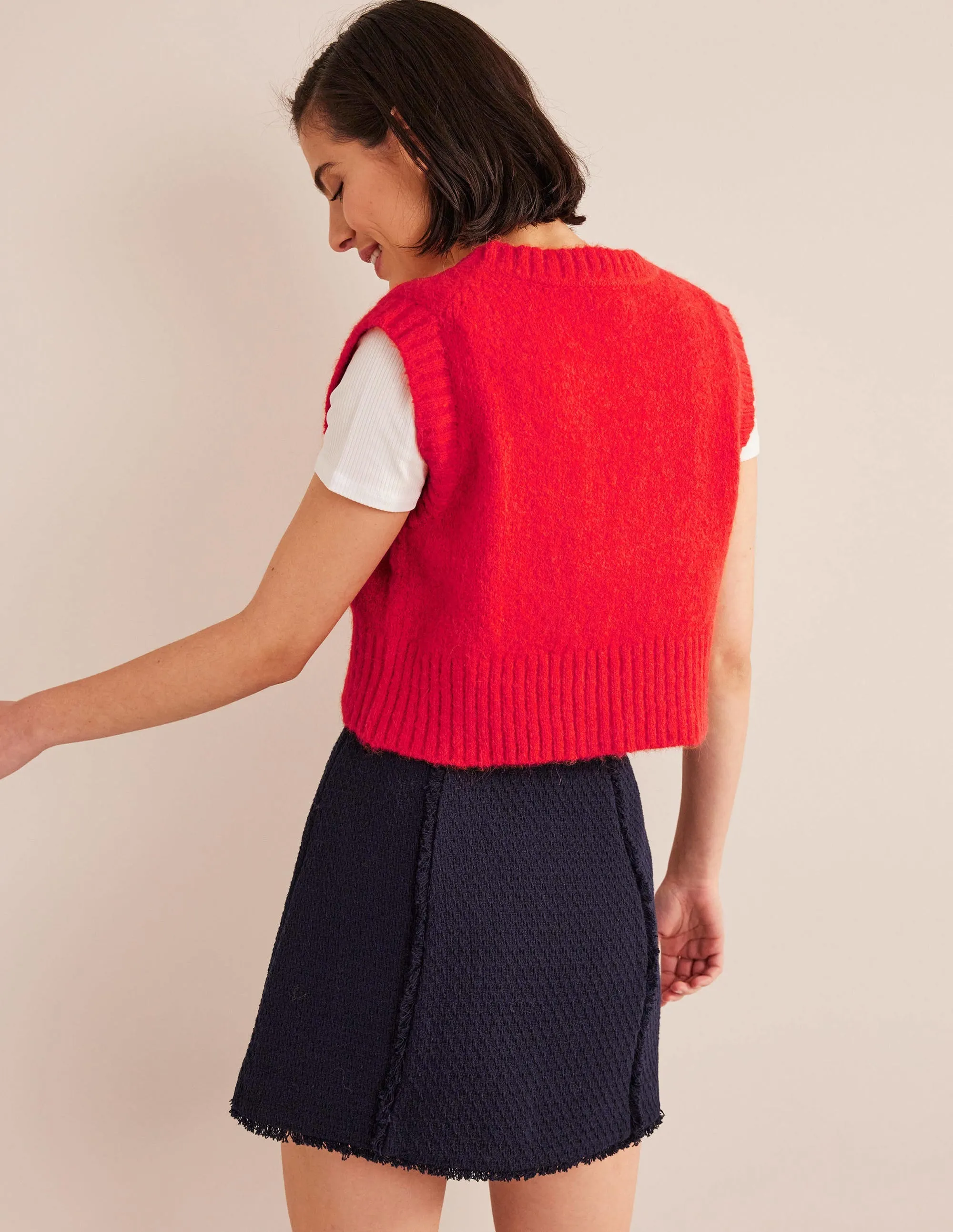 Fluffy Cropped V-Neck Tank Top-Tomato