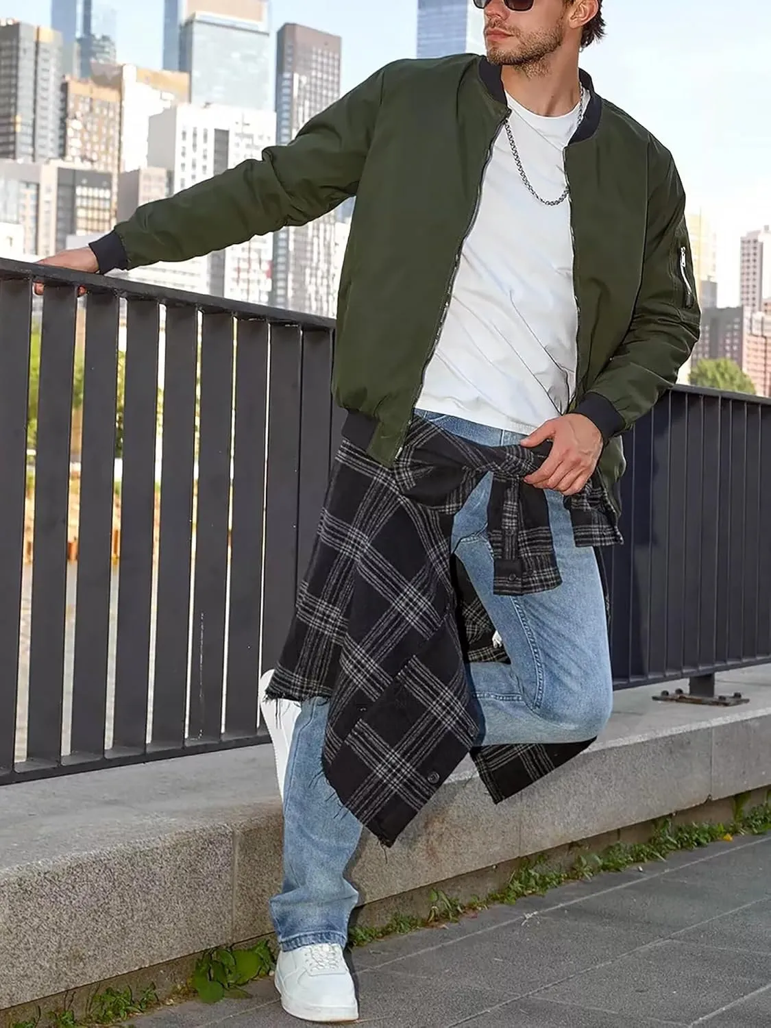 Men's Windbreaker Bomber Jackets Lightweight Water-Resistant Windproof Spring Fall Winter Stylish Jackets